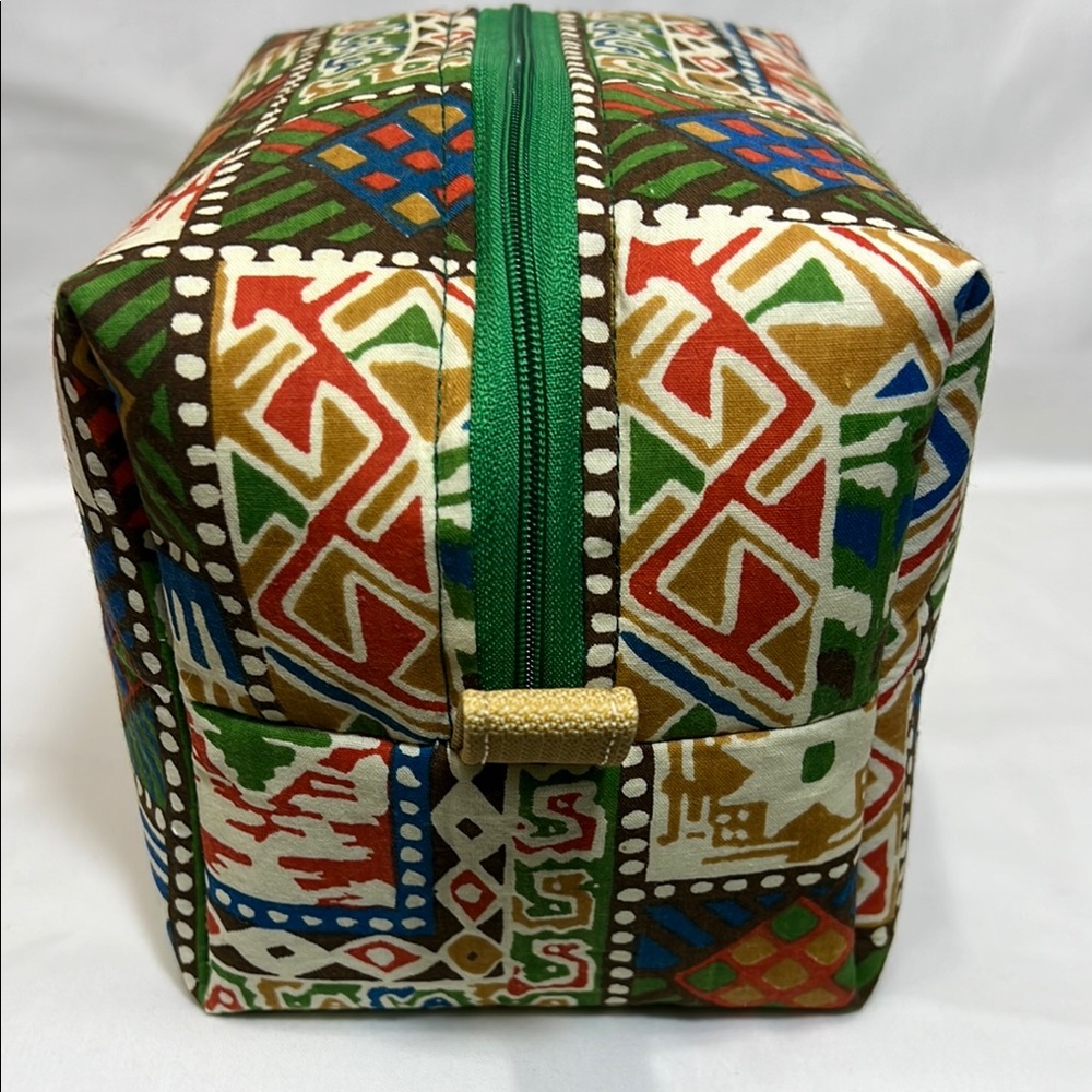 Handmade Cosmetic Boxy Bag with Zipper & Key Fob - Picture 4 of 8